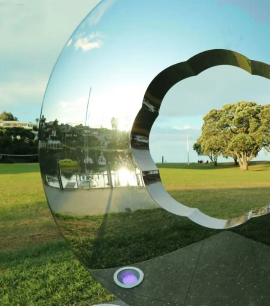 Арт-объект из полированной нержавеющей стали - Москва Арт-объект из полированной нержавеющей стали - Москва